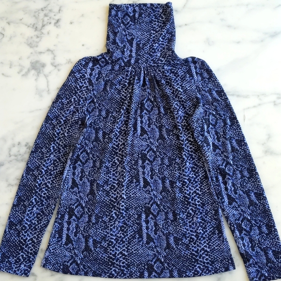 Cotton and Tencel Multicolor Pattern Long Sleeve Turtleneck Top. - Picture 3 of 4